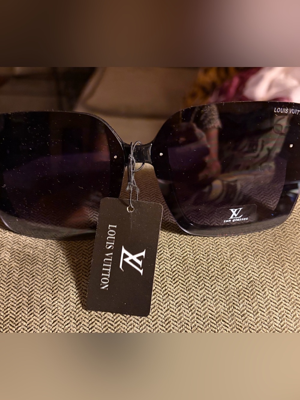 Louis Vuitton Black Gradient Square Sunglasses with Monogram Temples - Picture 2 of 6